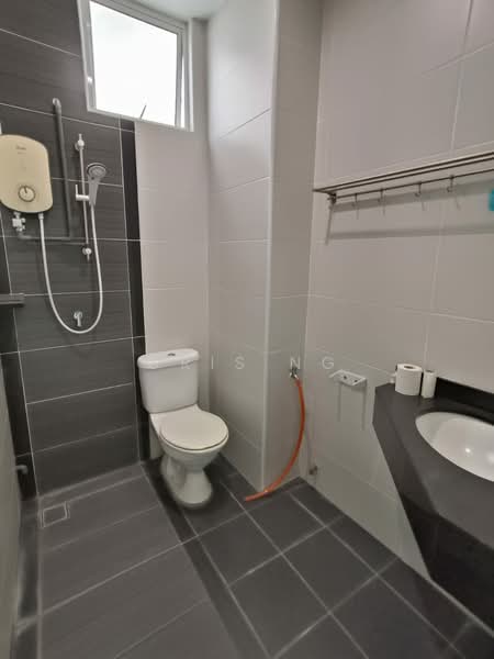 Kondominium untuk Dijual di The Oasis - Cris Ng - Bathroom - PropertyGuru.com.my