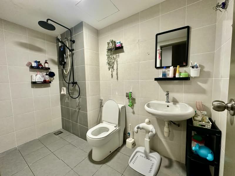 Service Residence for Sale at RESIDENSI PR1MA@KAJANG - Amzar Faiz - Bathroom - PropertyGuru.com.my