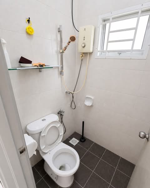 Terraced House for Sale in Bandar Putera 2 (Klang) - Kho Daniel - Bathroom - PropertyGuru.com.my