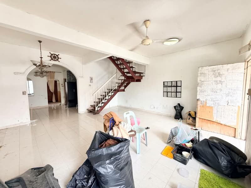 2-storey Terraced House for Sale in Bandar Tasik Puteri (Rawang) - Nur Alia Omar - Living Room - PropertyGuru.com.my