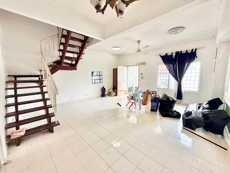 2-storey Terraced House for Sale in Bandar Tasik Puteri (Rawang) - Nur Alia Omar - Living Room - PropertyGuru.com.my