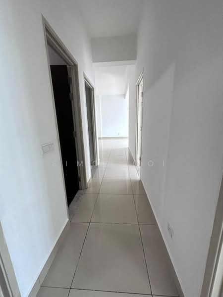 Kondominium untuk Dijual di Reflections Condominium - Simon Ooi - Corridor - PropertyGuru.com.my
