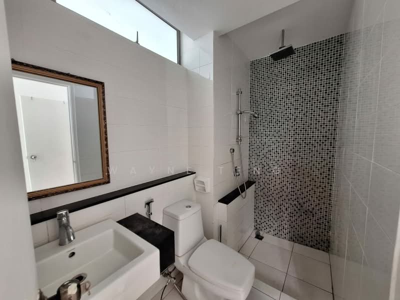 Kondominium untuk Dijual di Spring & Summer Tower, All Seasons Park - Wayne Teng - Bathroom - PropertyGuru.com.my