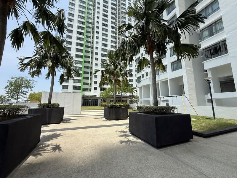 Kondominium untuk Dijual di Spring & Summer Tower, All Seasons Park - Wayne Teng - Exterior - PropertyGuru.com.my