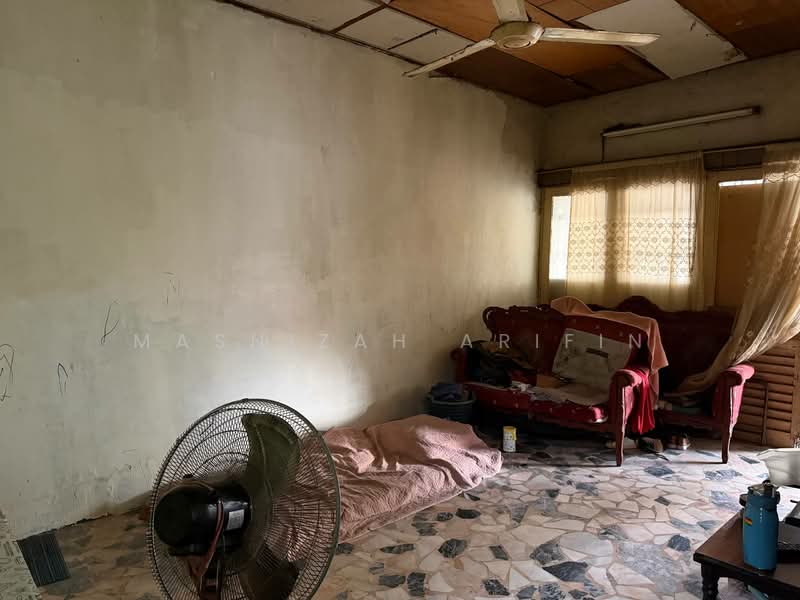 1-storey Terraced House for Sale in Taman Segambut (Jalan Kuching) - Masnizah Arifin - Living Room - PropertyGuru.com.my