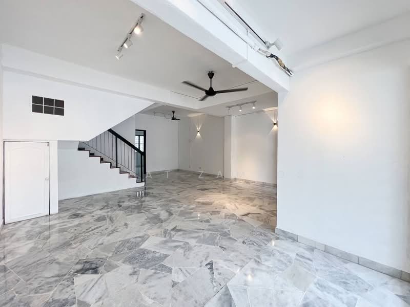 Rumah Teres 2 Tingkat untuk Dijual di Taman Serdang Raya (Seri Kembangan) - Izzat Zamros - Interior - PropertyGuru.com.my