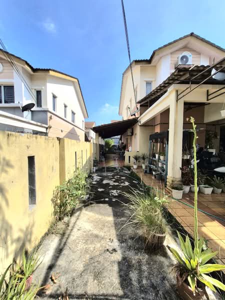 2-storey Terraced House for Sale in Sungai Buloh (Selangor) - SITI KHAIRIYAH JAAFAR - Exterior - PropertyGuru.com.my