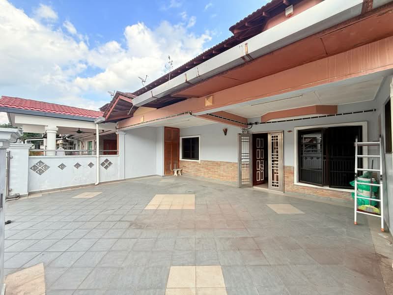 2-storey Terraced House for Sale in Bandar Sunway Semenyih (Semenyih) - Firdaus Husin - Exterior - PropertyGuru.com.my