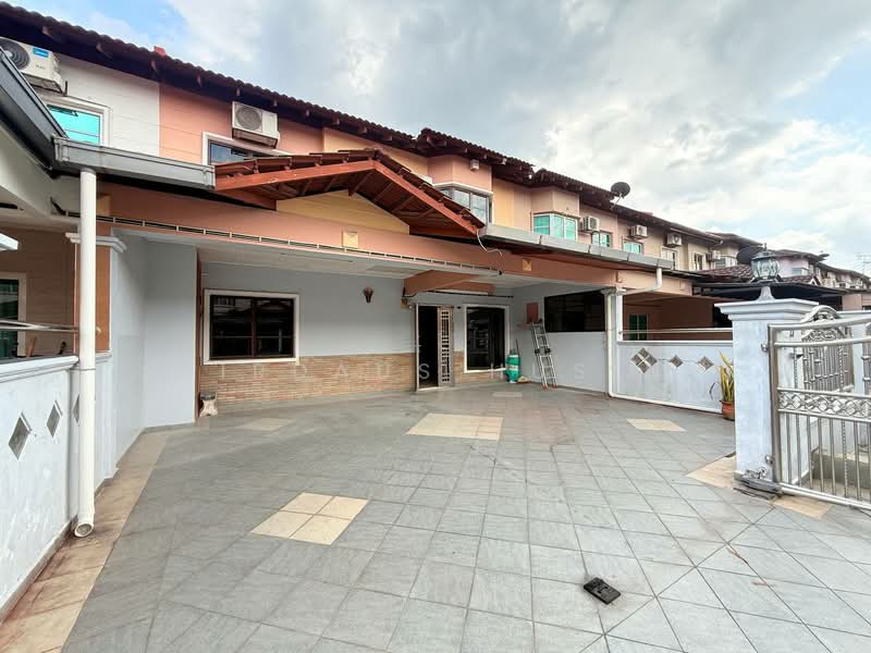 2-storey Terraced House for Sale in Bandar Sunway Semenyih (Semenyih) - Firdaus Husin - Exterior - PropertyGuru.com.my