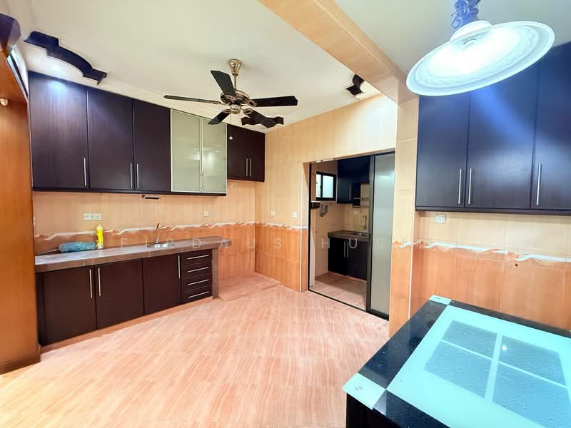 2-storey Terraced House for Sale in Bandar Sunway Semenyih (Semenyih) - Firdaus Husin - Kitchen - PropertyGuru.com.my