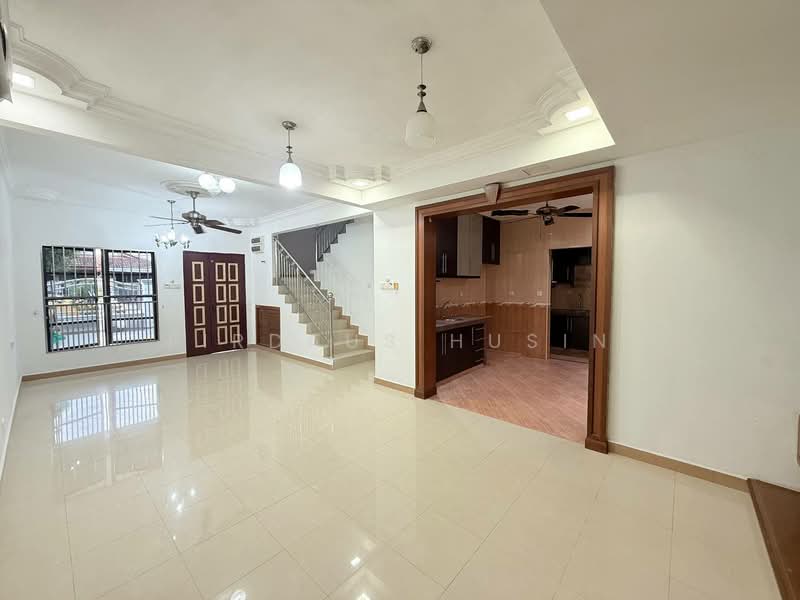 2-storey Terraced House for Sale in Bandar Sunway Semenyih (Semenyih) - Firdaus Husin - Living Room - PropertyGuru.com.my