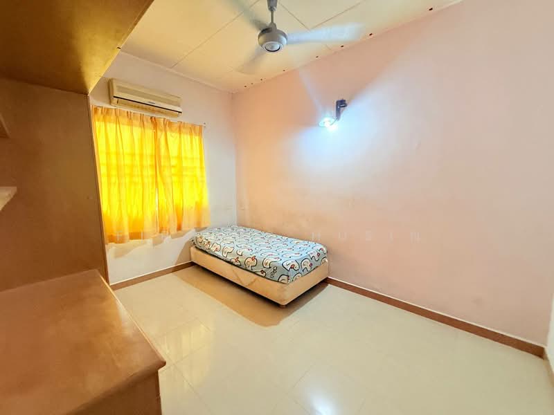 2-storey Terraced House for Sale in Bandar Sunway Semenyih (Semenyih) - Firdaus Husin - Bedroom - PropertyGuru.com.my
