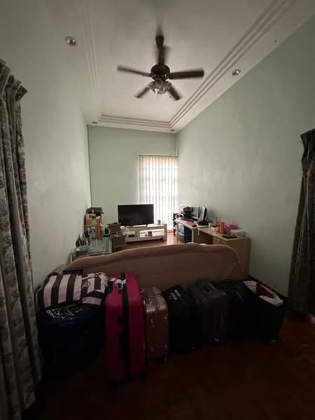 Rumah Berkembar untuk Dijual di Taman Universiti (Skudai) - Ida Aziz - Living Room - PropertyGuru.com.my