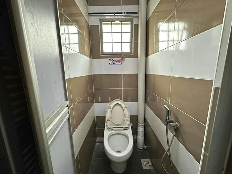 Shop / Office for Rent in Taman Chi Liung (Klang) - Michelle Tee - Bathroom - PropertyGuru.com.my