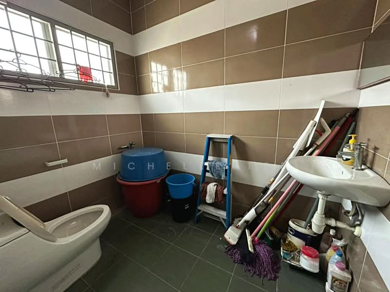 Shop / Office for Rent in Taman Chi Liung (Klang) - Michelle Tee - Bathroom - PropertyGuru.com.my