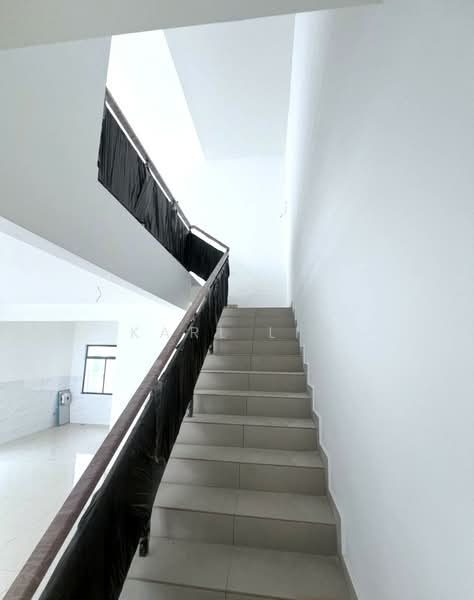 2-storey Terraced House for Sale in Mutiara Rini (Skudai) - Karl Lim - Corridor - PropertyGuru.com.my