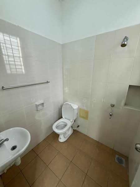 Semi-Detached House for Sale in Taman Mutiara Rini (Skudai) - Mandy Goh Siew Li - Bathroom - PropertyGuru.com.my