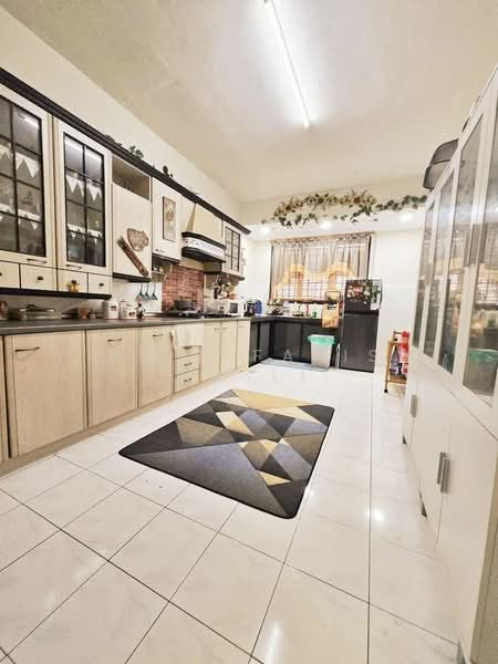 2-storey Terraced House for Sale in Taman Daya (Johor Bahru) - Amir Faris Rusli - Kitchen - PropertyGuru.com.my