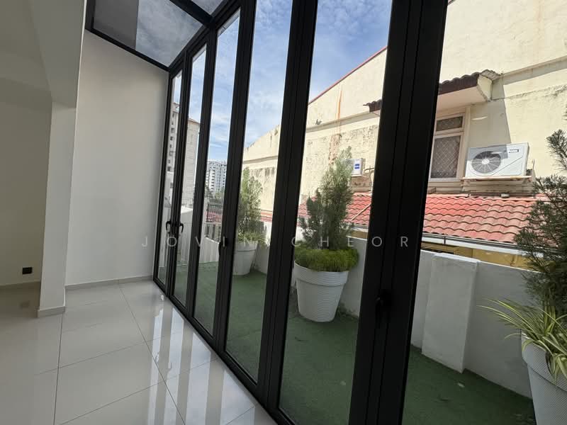 Rumah Teres 2 Tingkat untuk Dijual di Taman Desa (Kuala Lumpur) - Jovin Cheor - Balcony - PropertyGuru.com.my