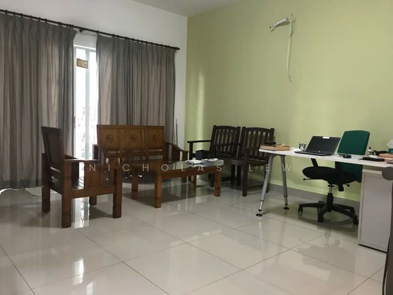 Rumah Bandar untuk Dijual di Seri Kembangan (Selangor) - Nicholas Lew - Living Room - PropertyGuru.com.my