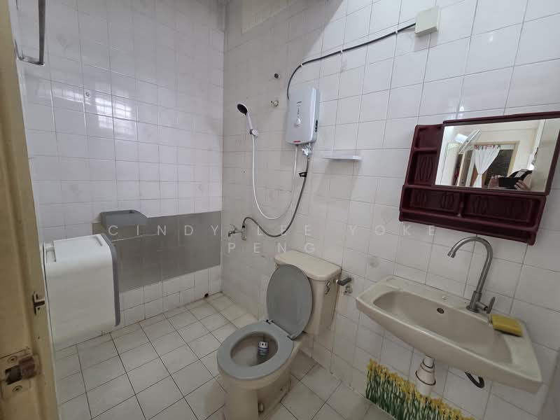 Condominium for Rent at Kuchai Brem Park 2 - Cindy Lee Yoke Peng - Bathroom - PropertyGuru.com.my