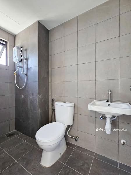 Service Residence for Rent at Residensi Bukit Tiara - Eunice Wang - Bathroom - PropertyGuru.com.my