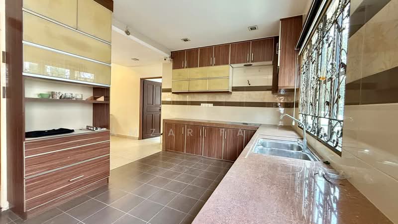 2-storey Terraced House for Sale in Taman Putra Prima (Puchong) - Amzar Faiz - Kitchen - PropertyGuru.com.my