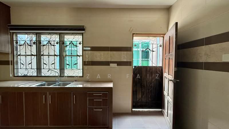 2-storey Terraced House for Sale in Taman Putra Prima (Puchong) - Amzar Faiz - Kitchen - PropertyGuru.com.my