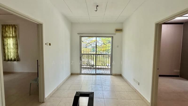 2-storey Terraced House for Sale in Taman Putra Prima (Puchong) - Amzar Faiz - Living Room - PropertyGuru.com.my