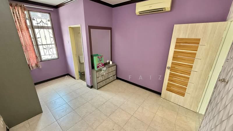 2-storey Terraced House for Sale in Taman Putra Prima (Puchong) - Amzar Faiz - Bedroom - PropertyGuru.com.my