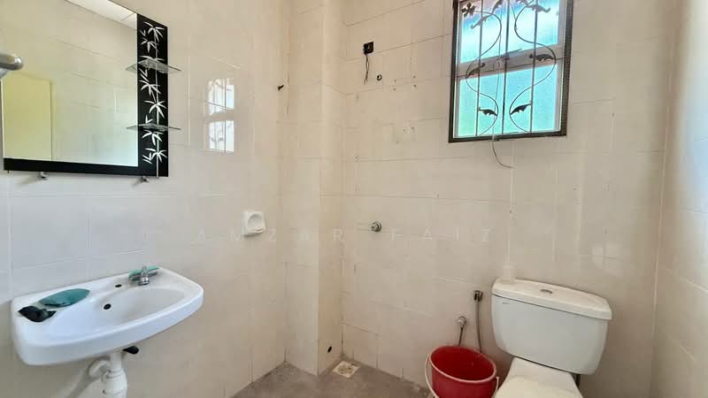 2-storey Terraced House for Sale in Taman Putra Prima (Puchong) - Amzar Faiz - Bathroom - PropertyGuru.com.my