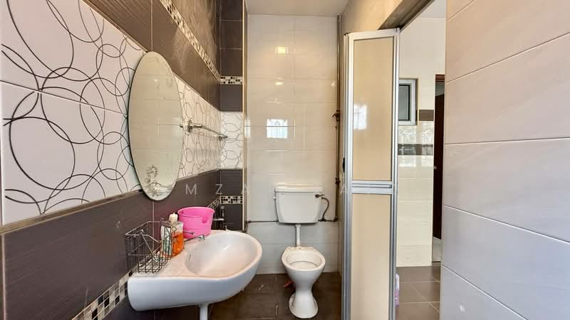2-storey Terraced House for Sale in Taman Putra Prima (Puchong) - Amzar Faiz - Bathroom - PropertyGuru.com.my