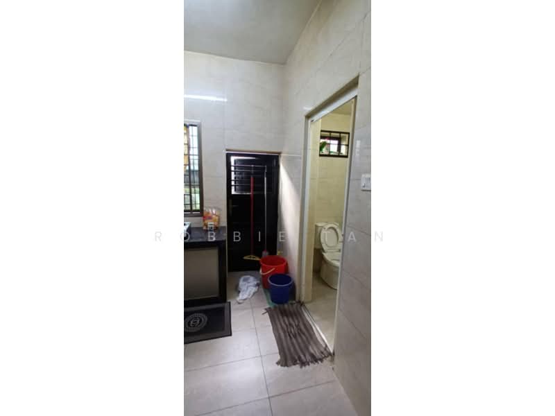 2-storey Terraced House for Rent in Permas Jaya (Johor) - Robbie Tan - Bathroom - PropertyGuru.com.my