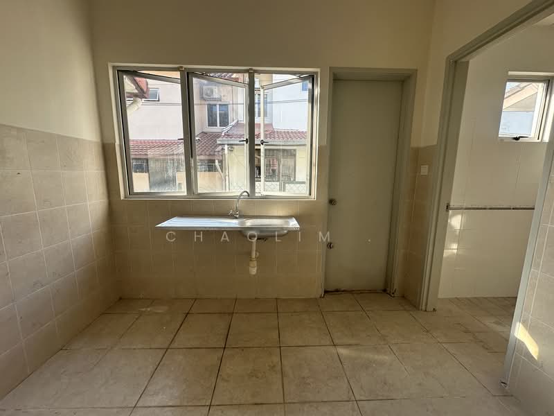 2-storey Terraced House for Sale in Batu 9 (Cheras) - ChaoLim . - Kitchen - PropertyGuru.com.my