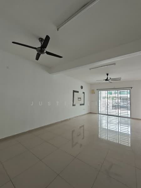 Rumah Teres 2 Tingkat untuk Disewa di Bandar Sri Sendayan (Negeri Sembilan) - Justin Lim - Living Room - PropertyGuru.com.my