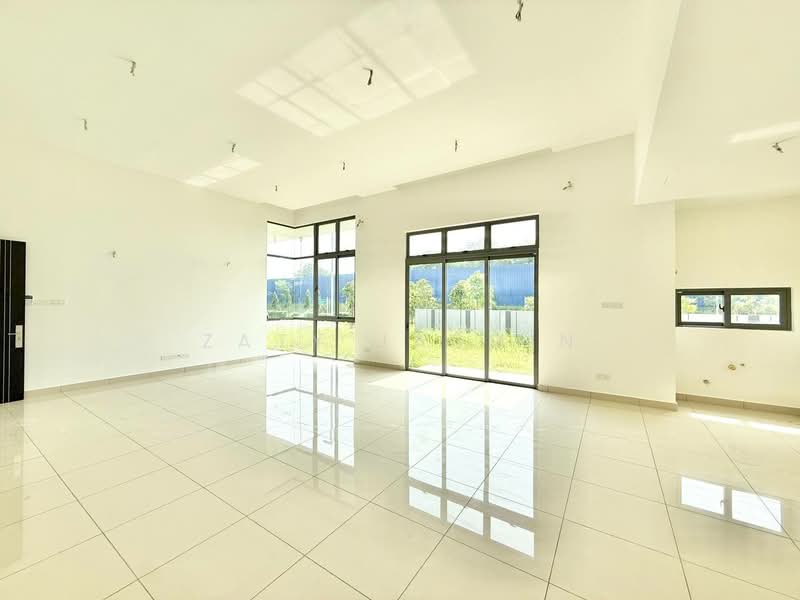 Semi-Detached House for Sale in Seksyen 31 (Shah Alam) - Zaty Jasmin - Living Room - PropertyGuru.com.my