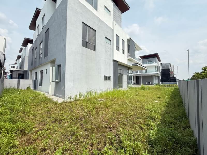 Semi-Detached House for Sale in Seksyen 31 (Shah Alam) - Zaty Jasmin - Exterior - PropertyGuru.com.my