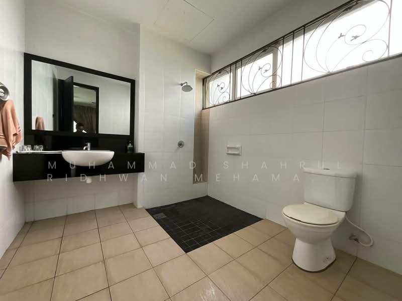Bungalow for Sale in Kayangan Heights (Shah Alam) - Muhammad Shahrul Ridhwan Mehamad Nasir - Bathroom - PropertyGuru.com.my