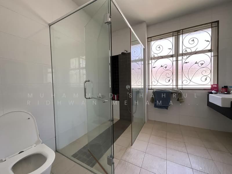 Bungalow for Sale in Kayangan Heights (Shah Alam) - Muhammad Shahrul Ridhwan Mehamad Nasir - Bathroom - PropertyGuru.com.my