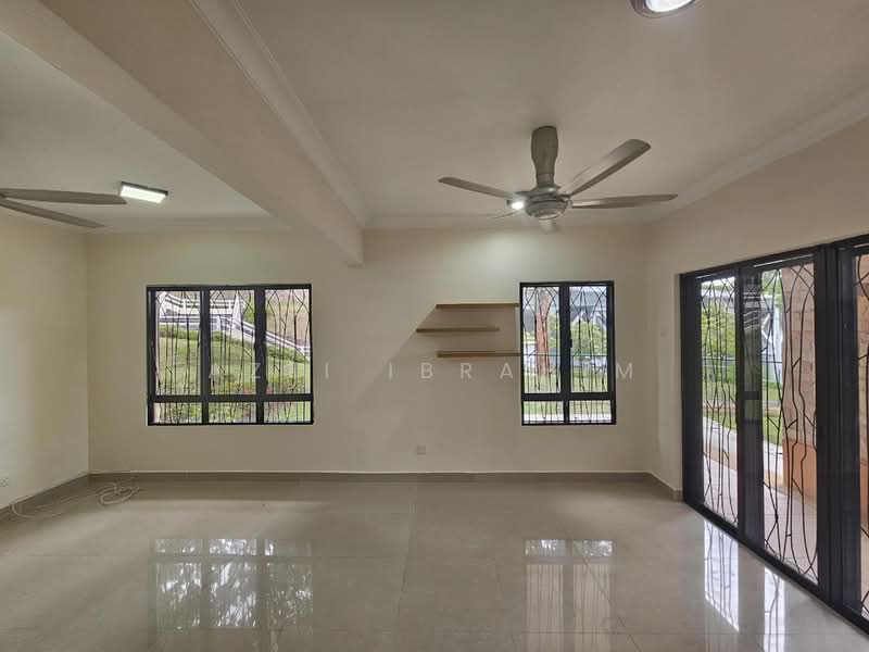 Semi-Detached House for Sale in Presint 18 (Putrajaya) - Azli Ibrahim - Living Room - PropertyGuru.com.my