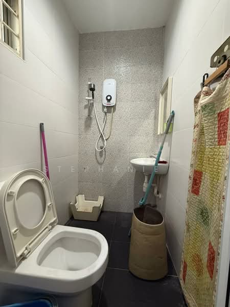 2-storey Terraced House for Sale in Gombak (Kuala Lumpur) - Stephanie . - Bathroom - PropertyGuru.com.my