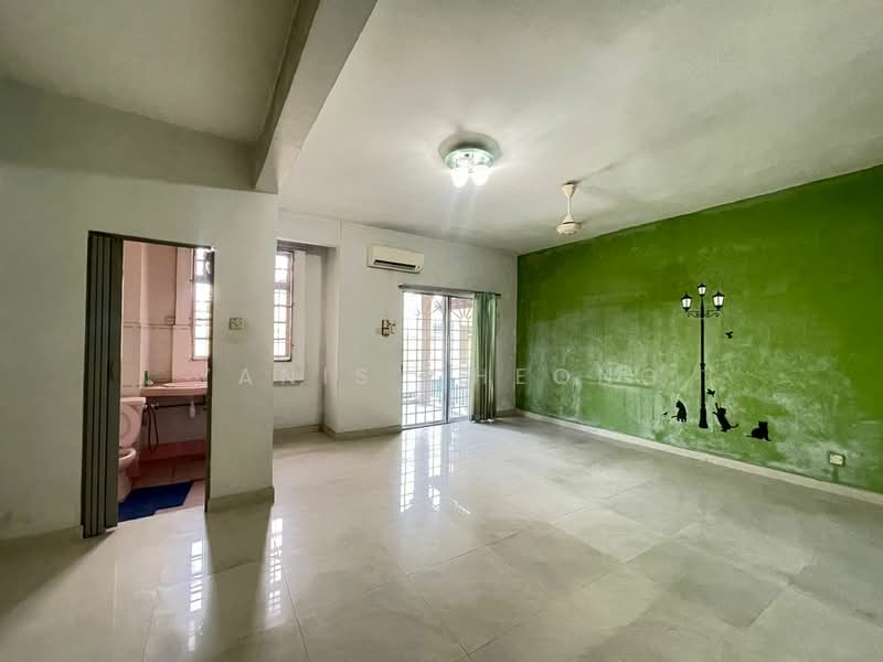 2.5-storey Terraced House for Sale in Taman Wangsa Permai (Kepong) - Yanis Cheong - Living Room - PropertyGuru.com.my