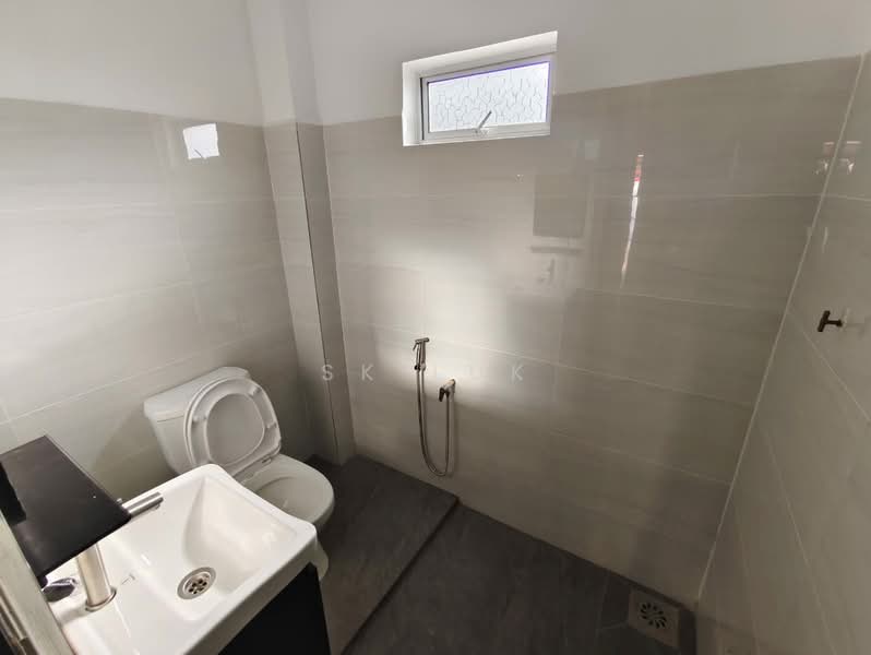 Rumah Teres 2 Tingkat untuk Dijual di Rawang Perdana 2 (Rawang) - SK Luk - Bathroom - PropertyGuru.com.my