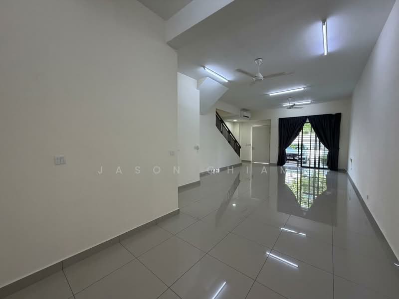 Rumah Teres untuk Disewa di Dengkil (Selangor) - Jason Chiam - Living Room - PropertyGuru.com.my