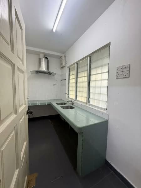 Terraced House for Sale in Taman Wangsa Permai (Kepong) - Yanis Cheong - Kitchen - PropertyGuru.com.my