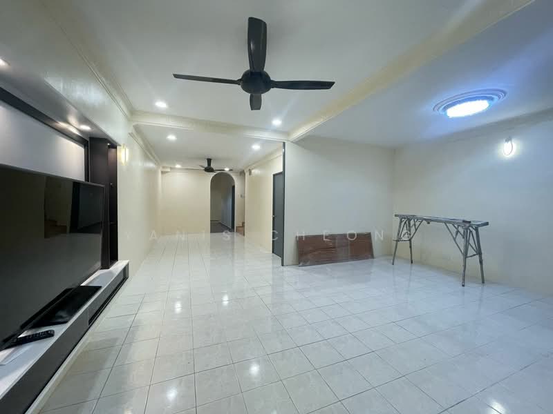 Terraced House for Sale in Taman Wangsa Permai (Kepong) - Yanis Cheong - Living Room - PropertyGuru.com.my