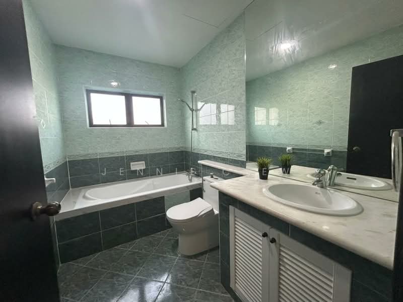 Kondominium untuk Disewa di Palm Garden Condominium - Jennie Chew - Bathroom - PropertyGuru.com.my