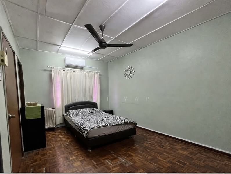 Rumah Teres 2 Tingkat untuk Dijual di Taman Melur (Ampang) - Yuki Yap - Bedroom - PropertyGuru.com.my