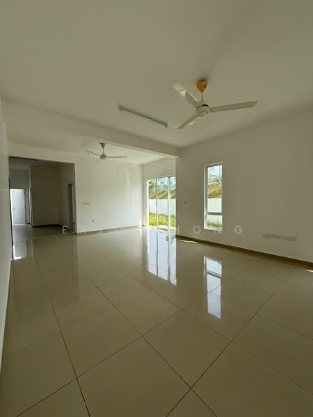 Rumah Teres untuk Disewa di Seremban (Negeri Sembilan) - Eric Chong - Living Room - PropertyGuru.com.my