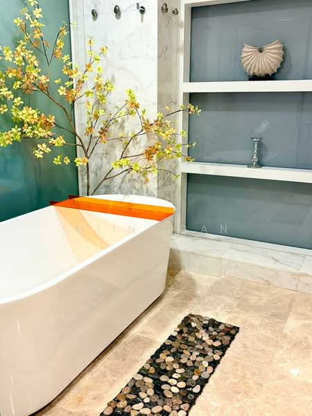 Service Residence for Sale at The Face Suites (Platinum Suites) - Miini Gan - Bathroom - PropertyGuru.com.my